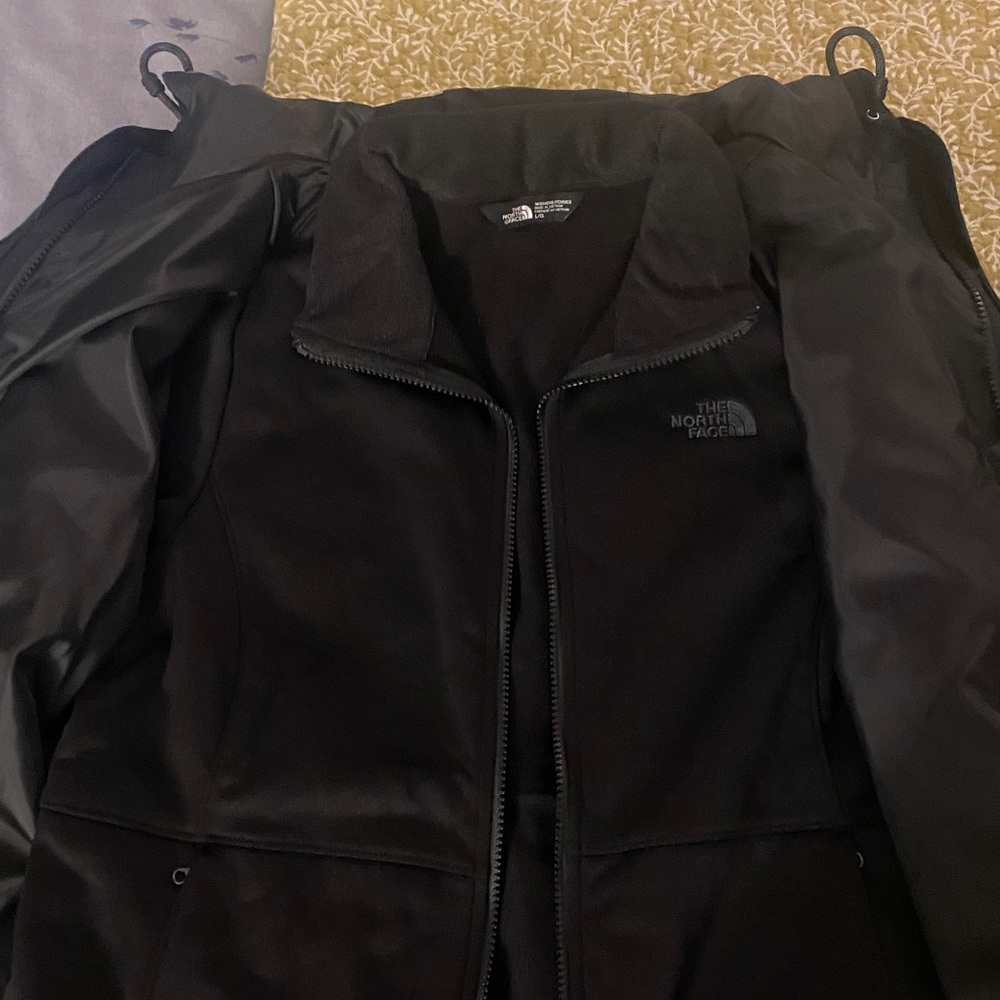 The North Face Black Zip-Up Jacket - Picture 5 of 7